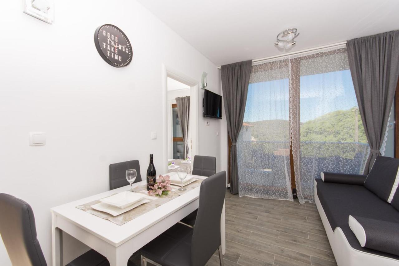 Villa La Drvenik Veli Room photo