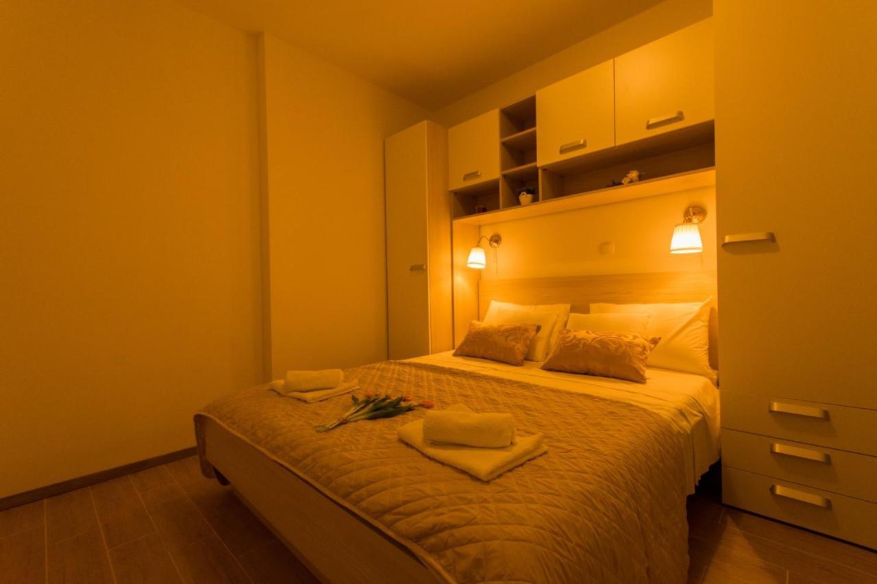 Villa La Drvenik Veli Room photo